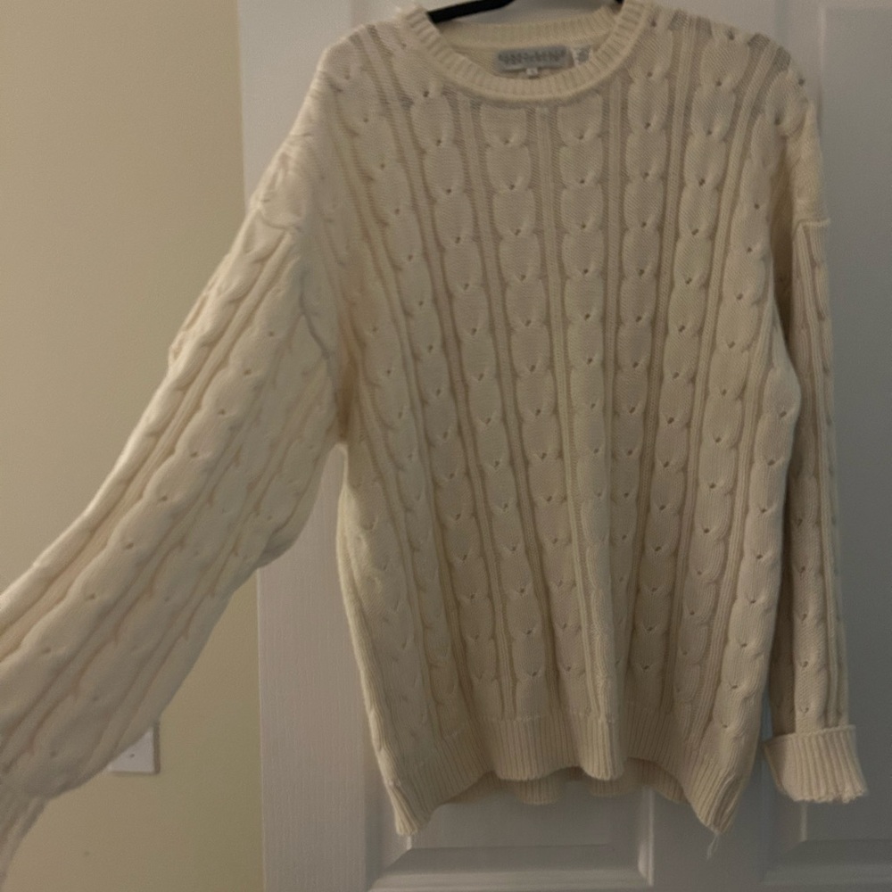 Perry Ellis Women's Ivory Cable Knit Sweater